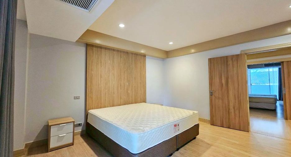 À louer 4 chambres condo à Khlong Toei, Bangkok