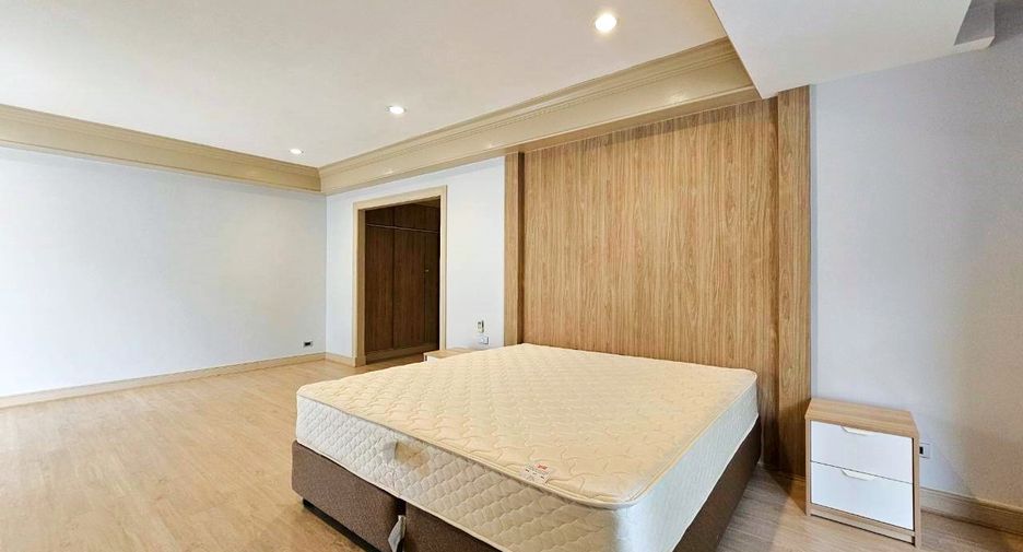 À louer 4 chambres condo à Khlong Toei, Bangkok