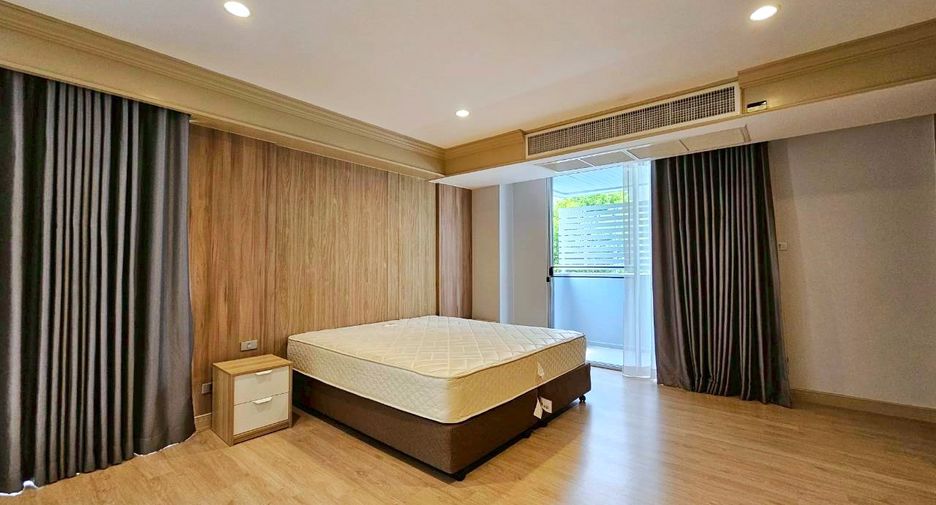 À louer 4 chambres condo à Khlong Toei, Bangkok