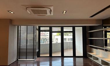Wohnung zur Miete und zum Kauf mit 3 Zimmer in Khlong Toei, Bangkok