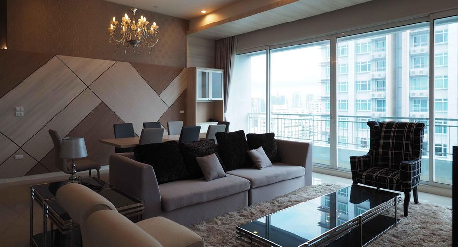 Wohnung zur Miete mit 3 Zimmer in Watthana, Bangkok