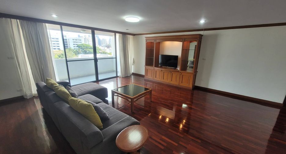 For rent 3 bedrooms condo in Watthana, Bangkok