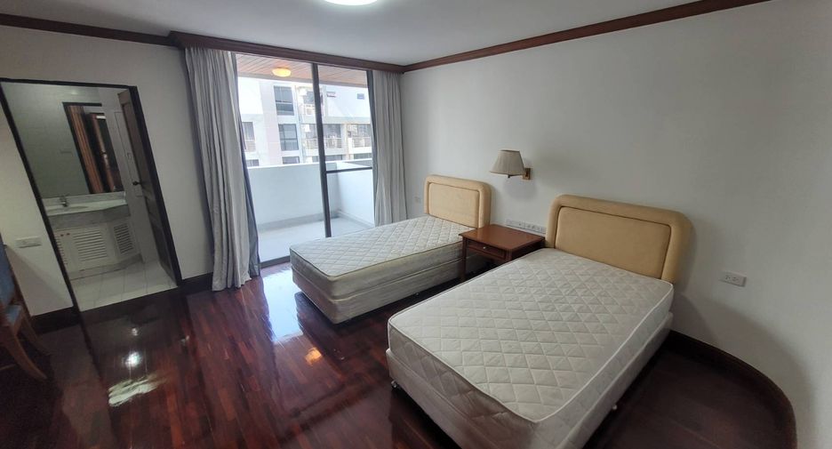 For rent 3 bedrooms condo in Watthana, Bangkok