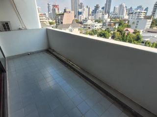For rent 3 bedrooms condo in Watthana, Bangkok