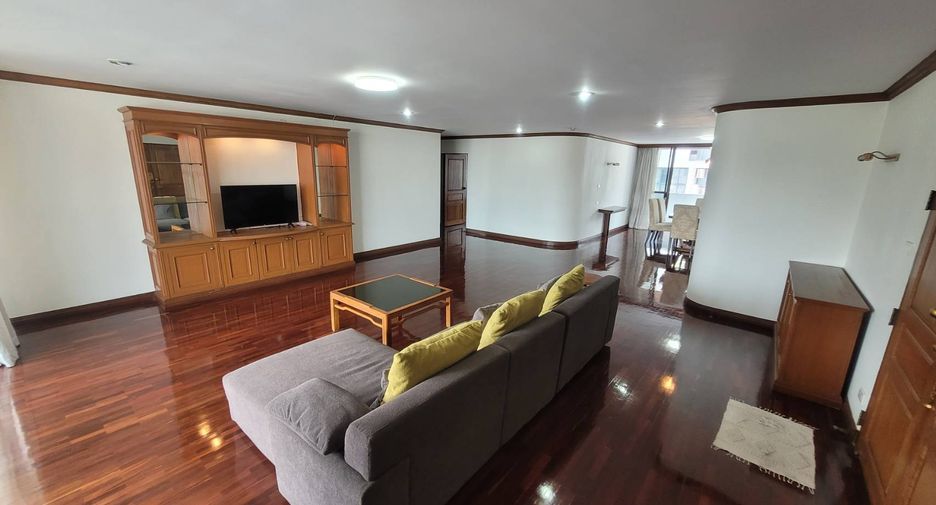 For rent 3 bedrooms condo in Watthana, Bangkok