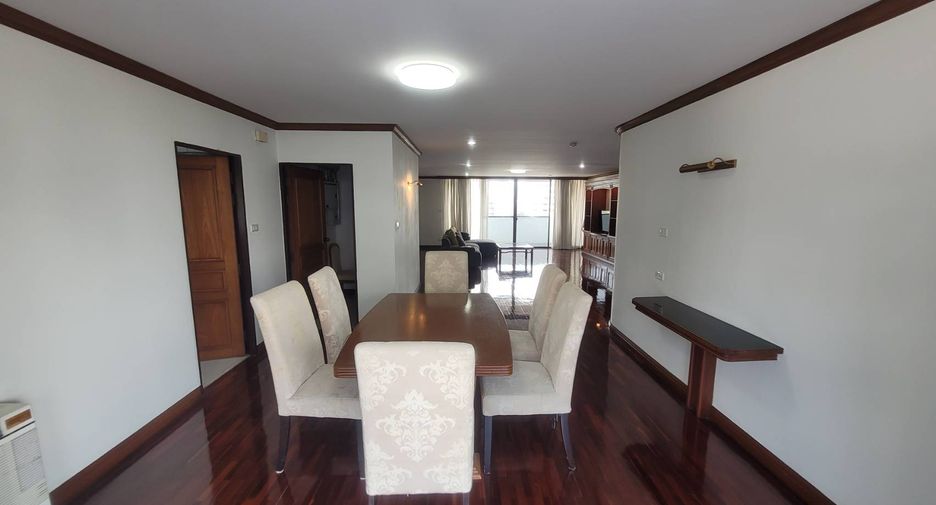 For rent 3 bedrooms condo in Watthana, Bangkok