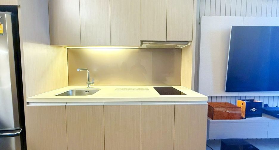 Condo en alquiler de 1 habitaciones en Khlong Toei, Bangkok