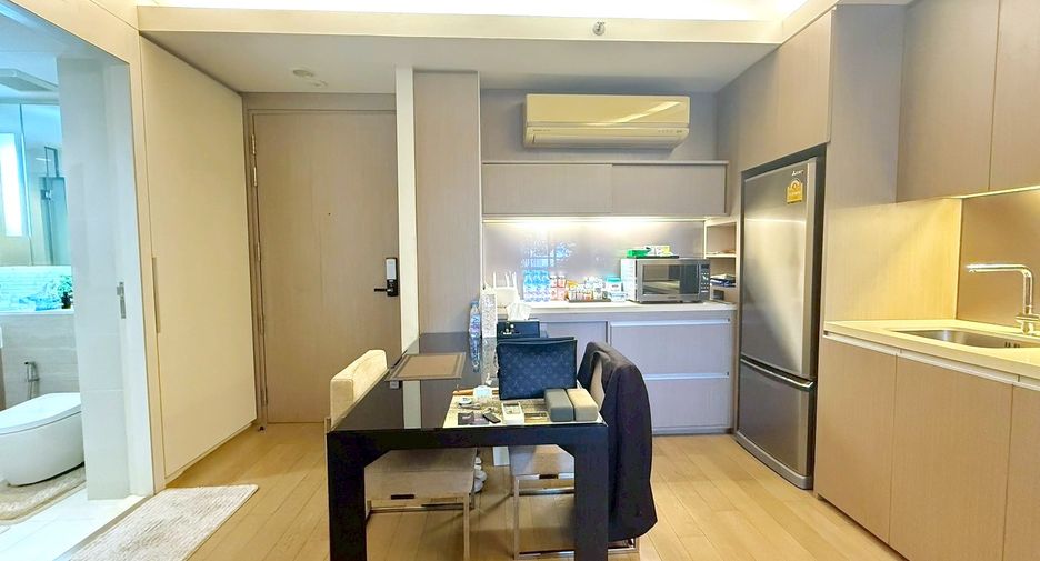 Condo en alquiler de 1 habitaciones en Khlong Toei, Bangkok