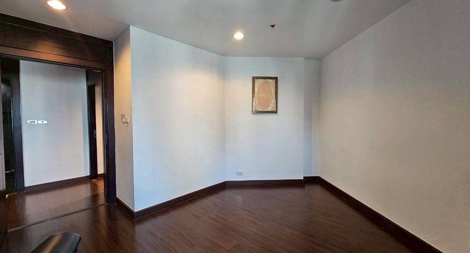 ให้เช่า 3 ห้องนอน คอนโด ใน สาทร, กรุงเทพฯ
