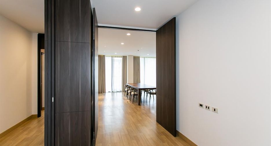 À louer 4 chambres condo à Suan Luang, Bangkok