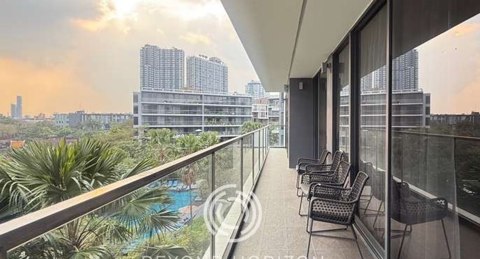 À louer 4 chambres condo à Suan Luang, Bangkok