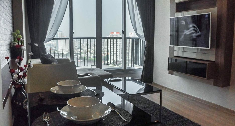Condo en alquiler de 1 habitaciones en Sathon, Bangkok
