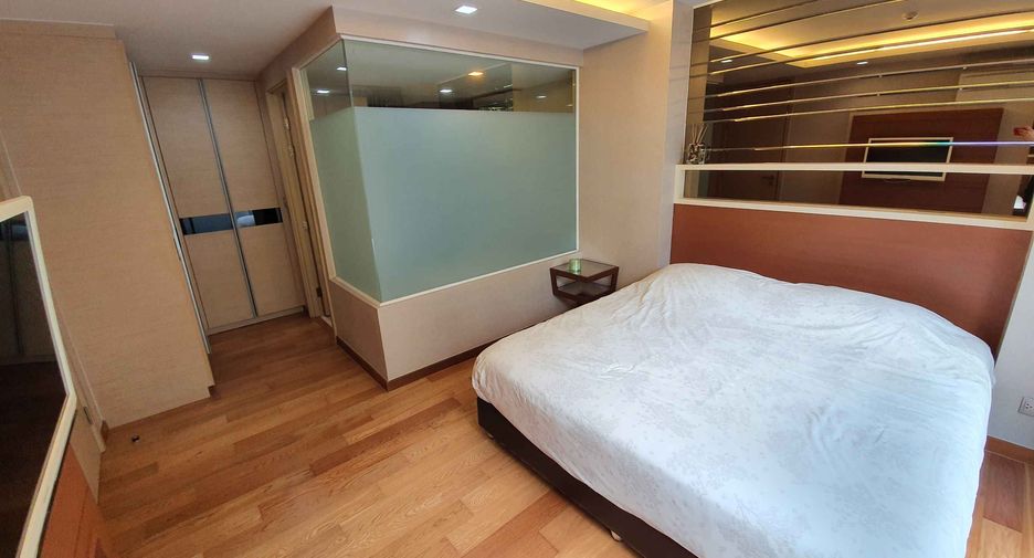À louer et à vendre 1 chambre condo à Watthana, Bangkok