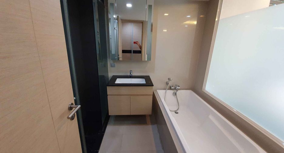 À louer et à vendre 1 chambre condo à Watthana, Bangkok