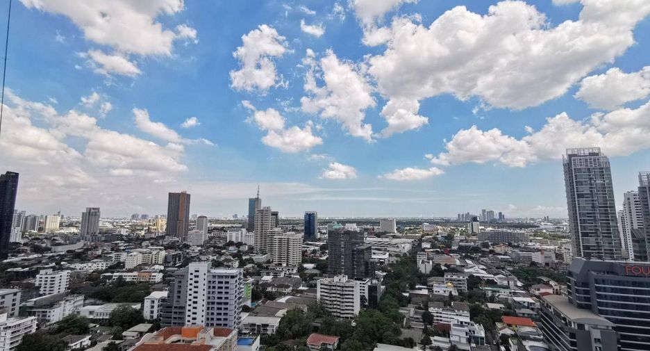 Wohnung zur Miete mit 3 Zimmer in Khlong Toei, Bangkok