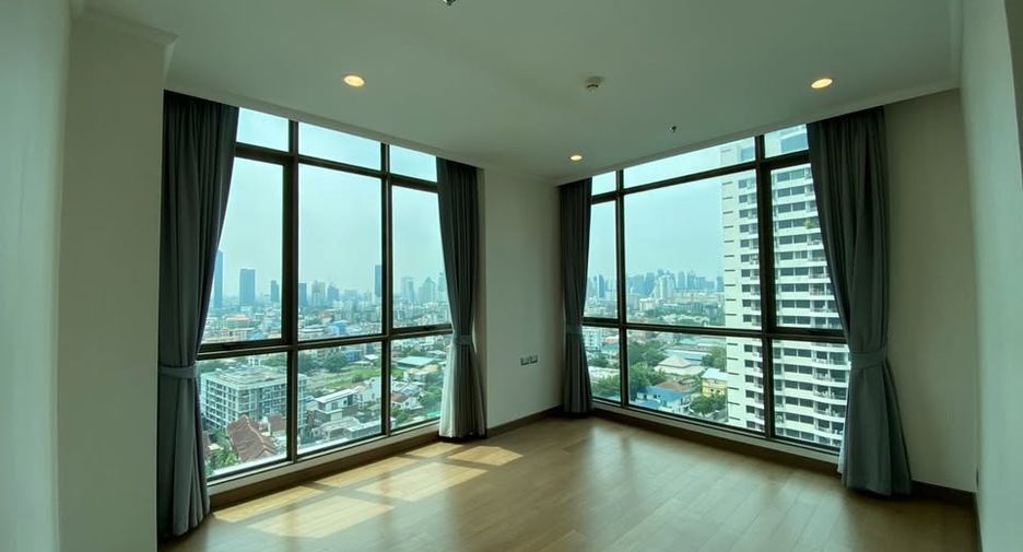 For rent and for sale 2 bedrooms condo in Watthana, Bangkok