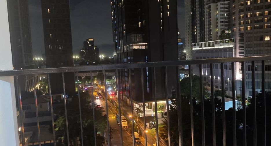 For rent 2 ベッドルーム condo in Watthana, Bangkok