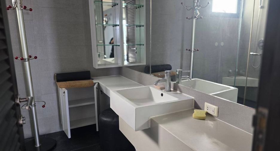 For rent 2 ベッドルーム condo in Watthana, Bangkok