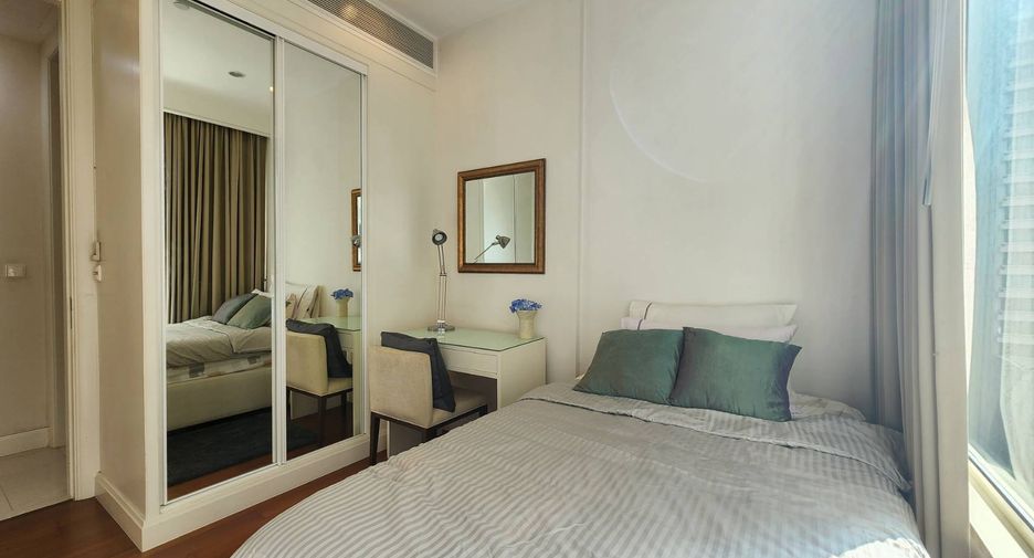 For rent 2 bedrooms condo in Pathum Wan, Bangkok