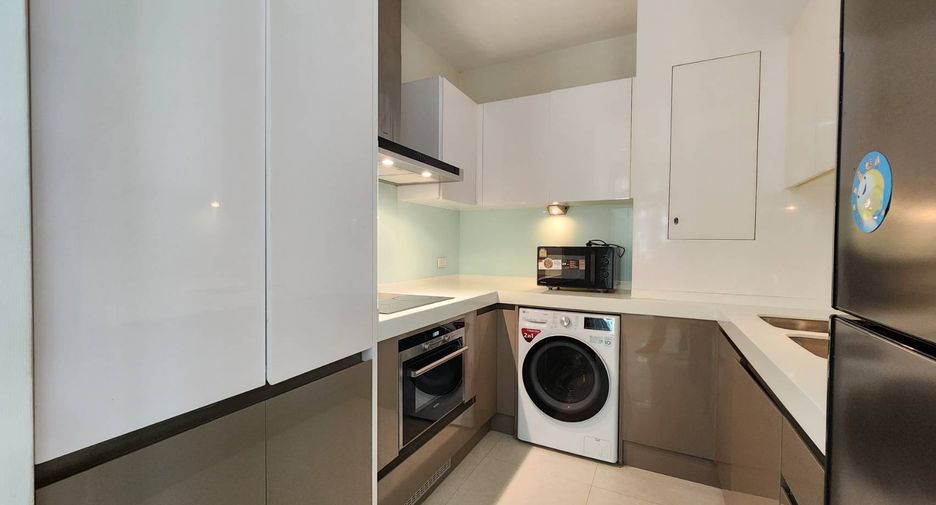 For rent 2 bedrooms condo in Pathum Wan, Bangkok
