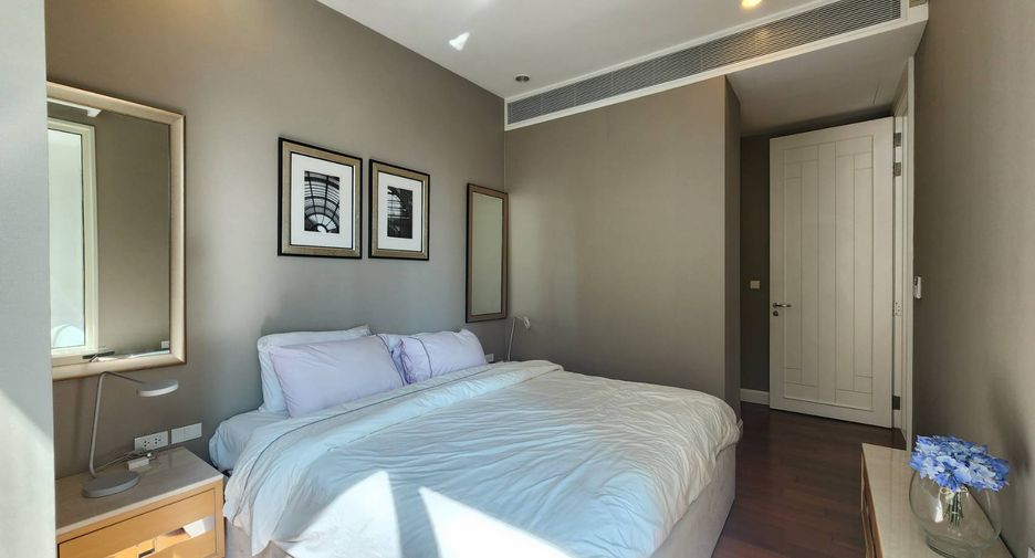 For rent 2 bedrooms condo in Pathum Wan, Bangkok