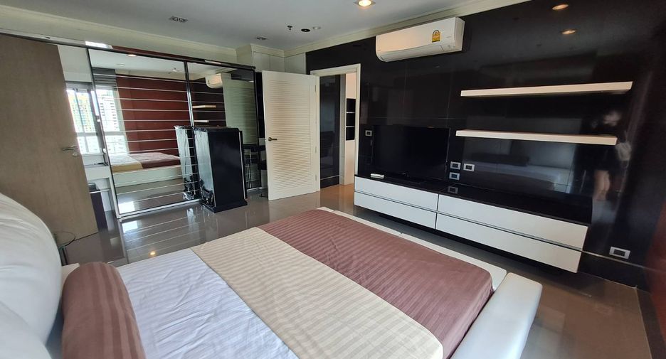 Condo en alquiler de 4 habitaciones en Watthana, Bangkok