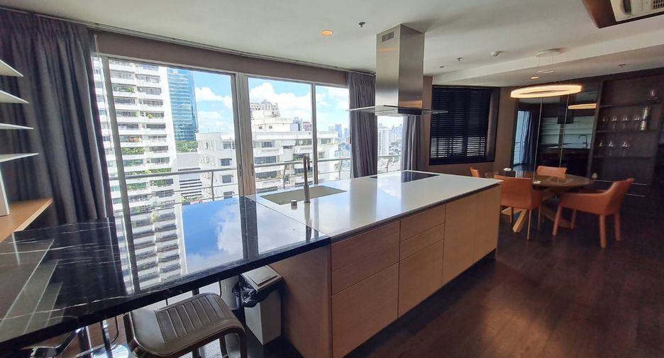 Condo en alquiler de 4 habitaciones en Watthana, Bangkok