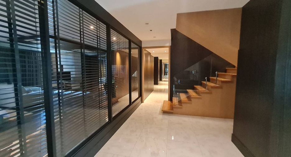 Condo en alquiler de 4 habitaciones en Watthana, Bangkok