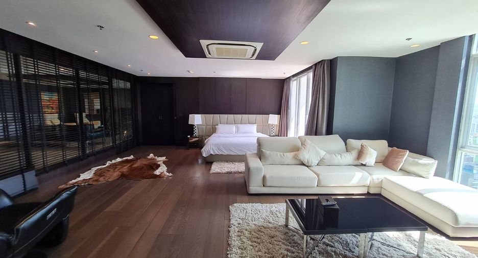 Condo en alquiler de 4 habitaciones en Watthana, Bangkok