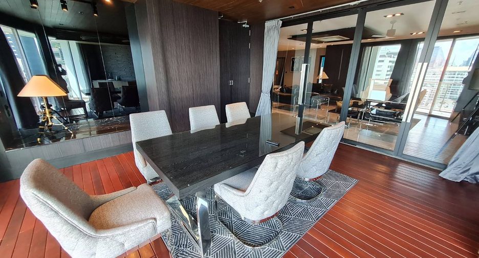 Condo en alquiler de 4 habitaciones en Watthana, Bangkok