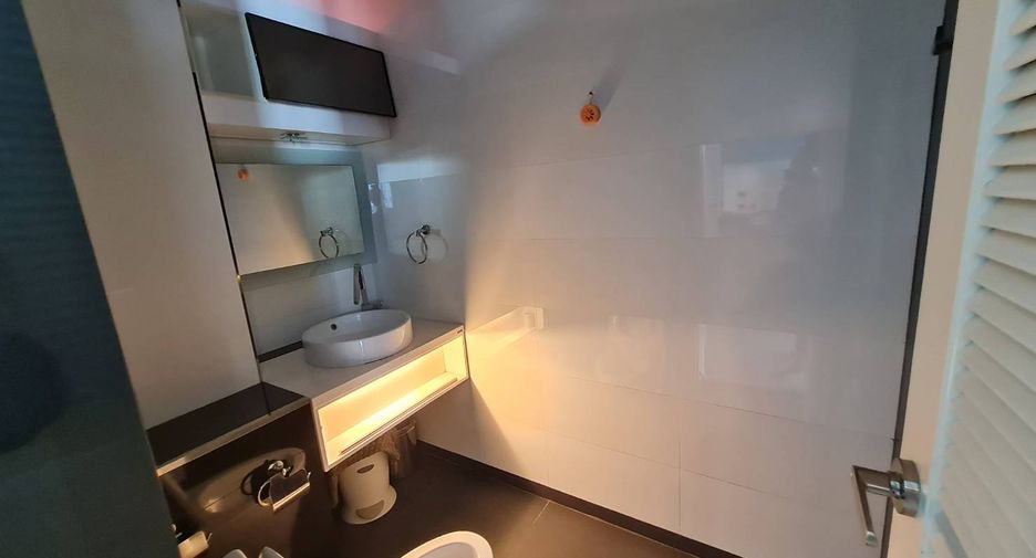 Condo en alquiler de 4 habitaciones en Watthana, Bangkok