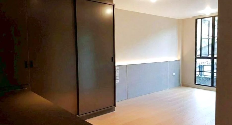 Condo en alquiler y en venta de 3 habitaciones en Pathum Wan, Bangkok