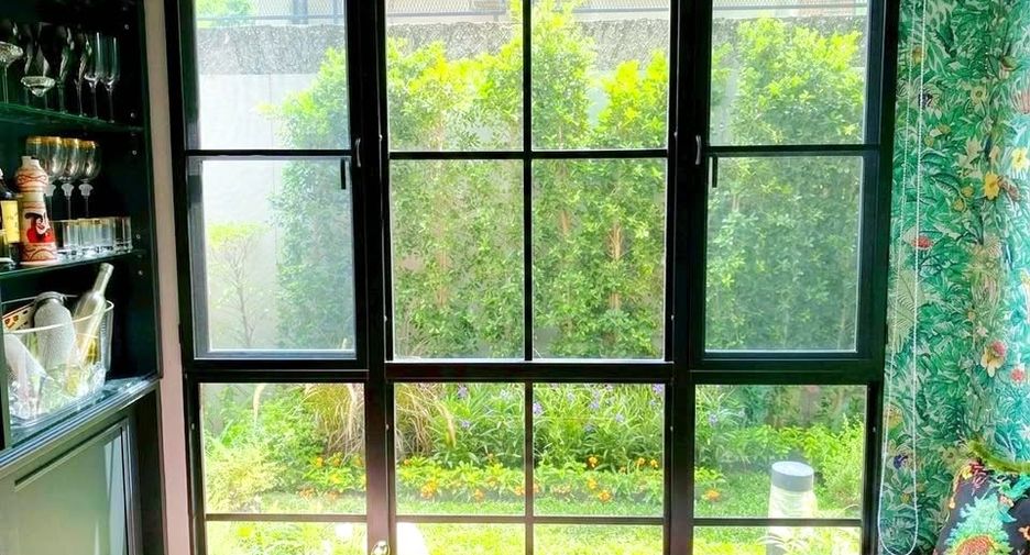 Condo en alquiler y en venta de 3 habitaciones en Pathum Wan, Bangkok