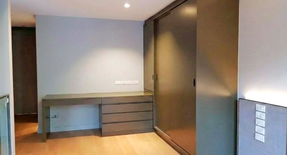Condo en alquiler y en venta de 3 habitaciones en Pathum Wan, Bangkok