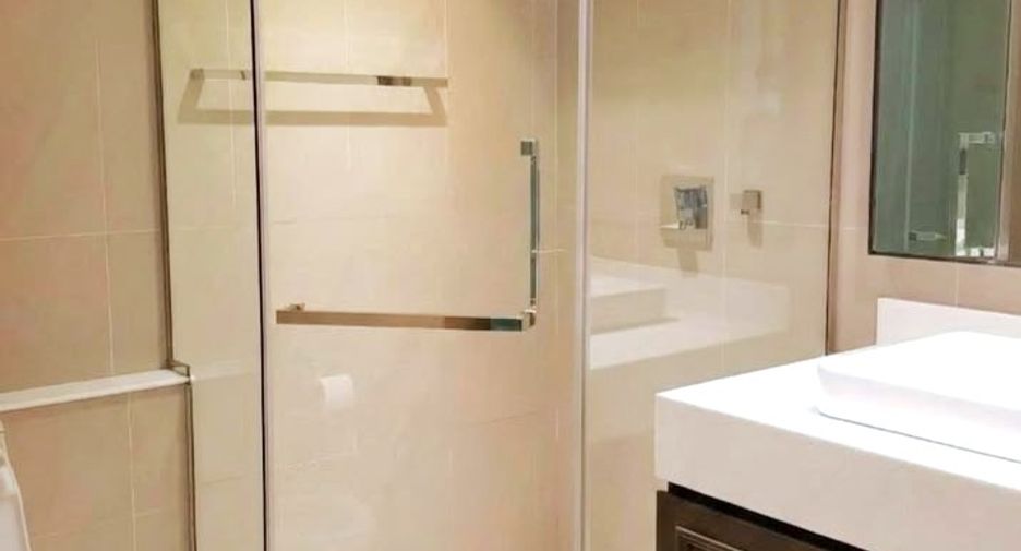 Condo en alquiler y en venta de 3 habitaciones en Pathum Wan, Bangkok