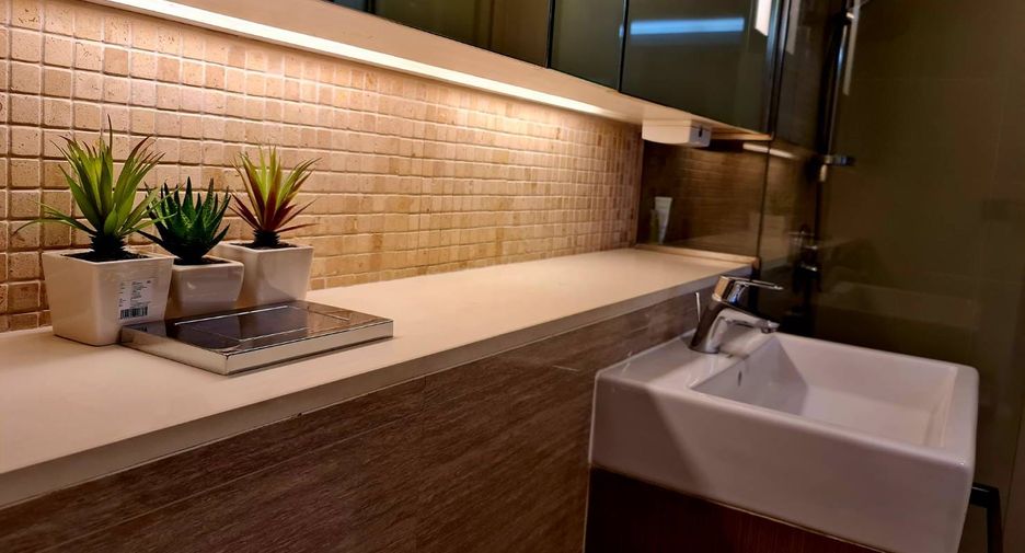 Condo en alquiler de 1 habitaciones en Khlong Toei, Bangkok