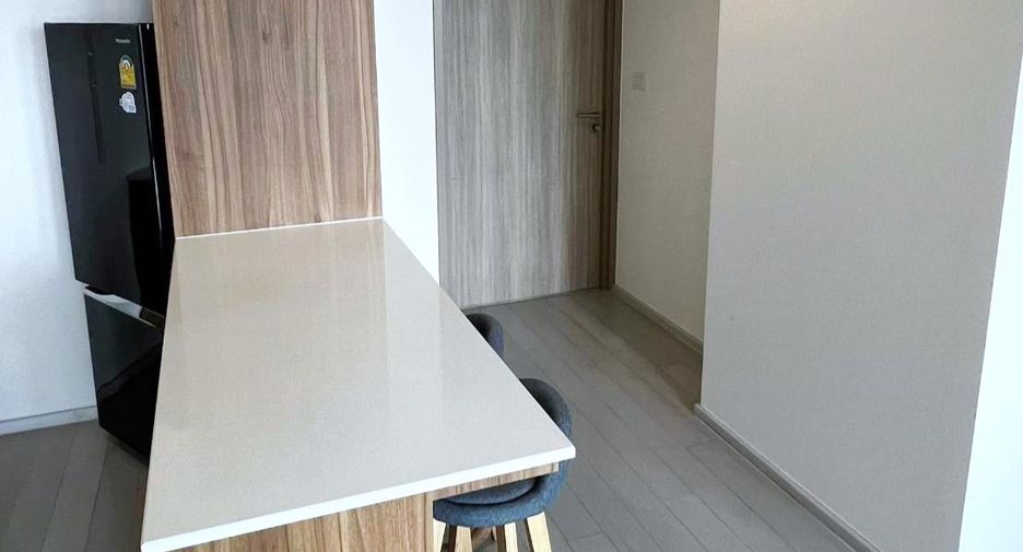 For rent 2 bedrooms condo in Pathum Wan, Bangkok