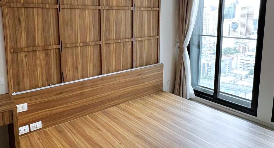For rent 2 bedrooms condo in Pathum Wan, Bangkok