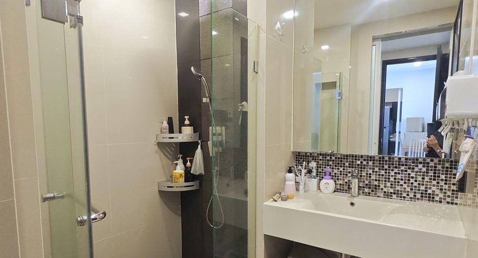 Condo en alquiler de 2 habitaciones en Khlong Toei, Bangkok
