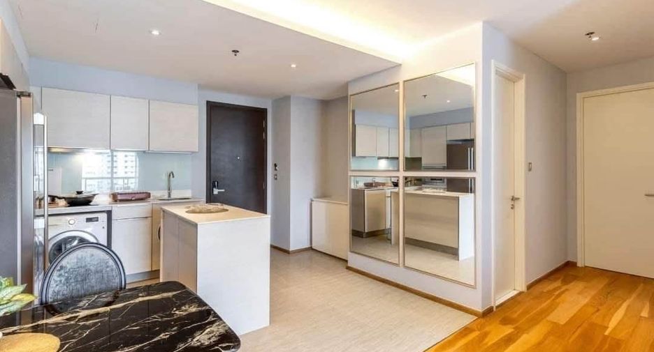 For rent 2 bedrooms condo in Watthana, Bangkok
