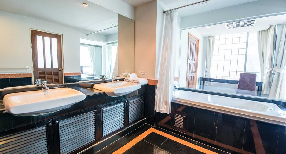 Condo en alquiler de 3 habitaciones en Sathon, Bangkok
