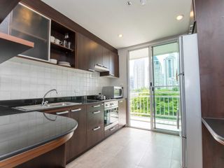 Condo en alquiler de 3 habitaciones en Sathon, Bangkok