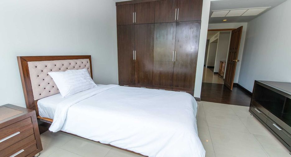 Condo en alquiler de 3 habitaciones en Sathon, Bangkok