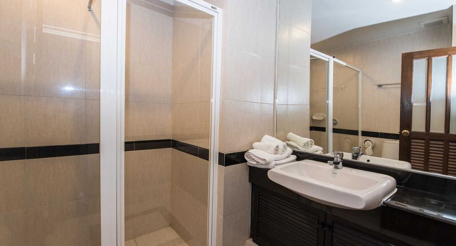 Condo en alquiler de 3 habitaciones en Sathon, Bangkok