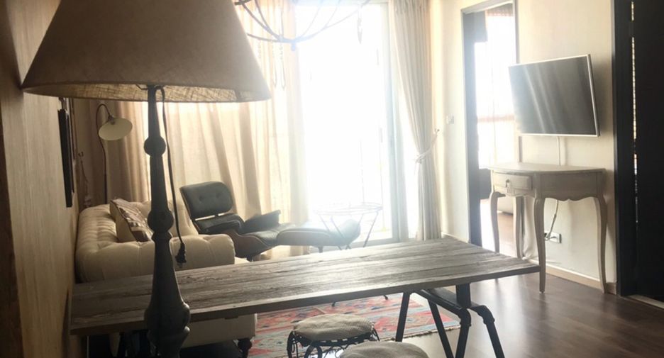 Condo en alquiler de 2 habitaciones en Khlong Toei, Bangkok