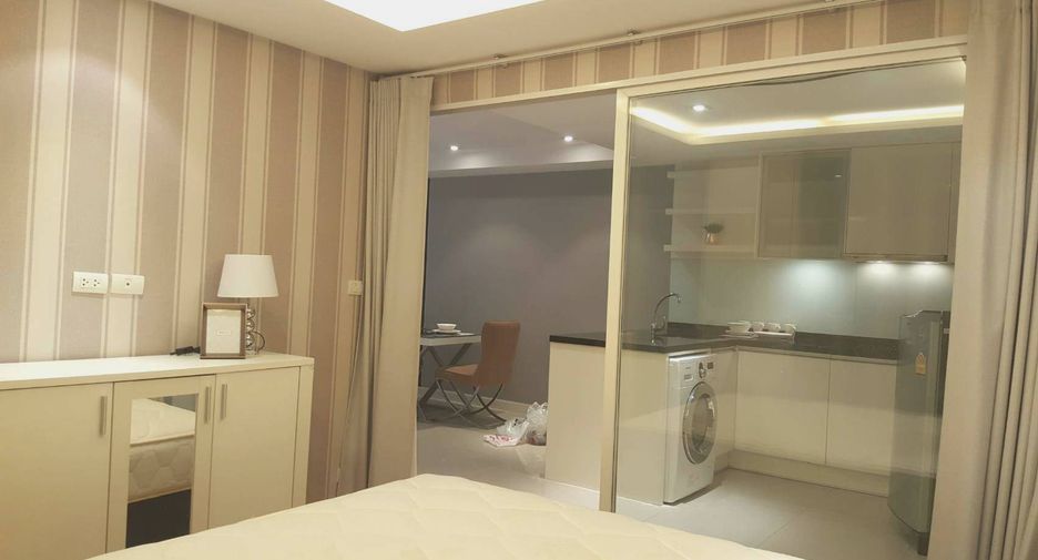 À louer 2 chambres condo à Watthana, Bangkok