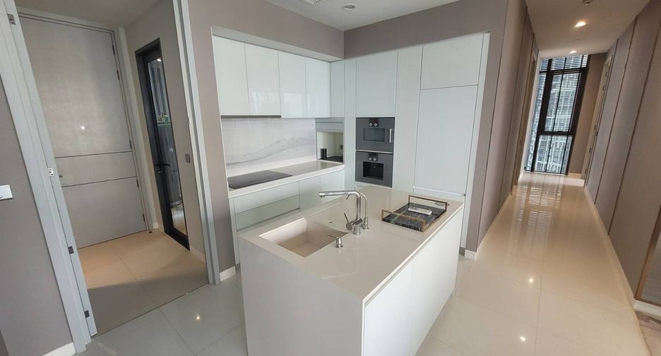 For rent 2 bedrooms condo in Khlong Toei, Bangkok