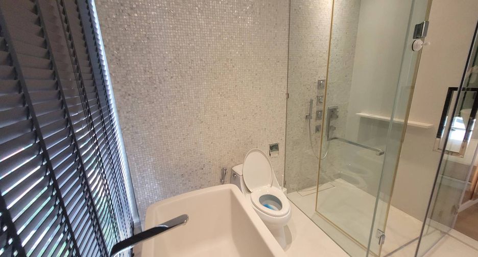 For rent 2 bedrooms condo in Khlong Toei, Bangkok