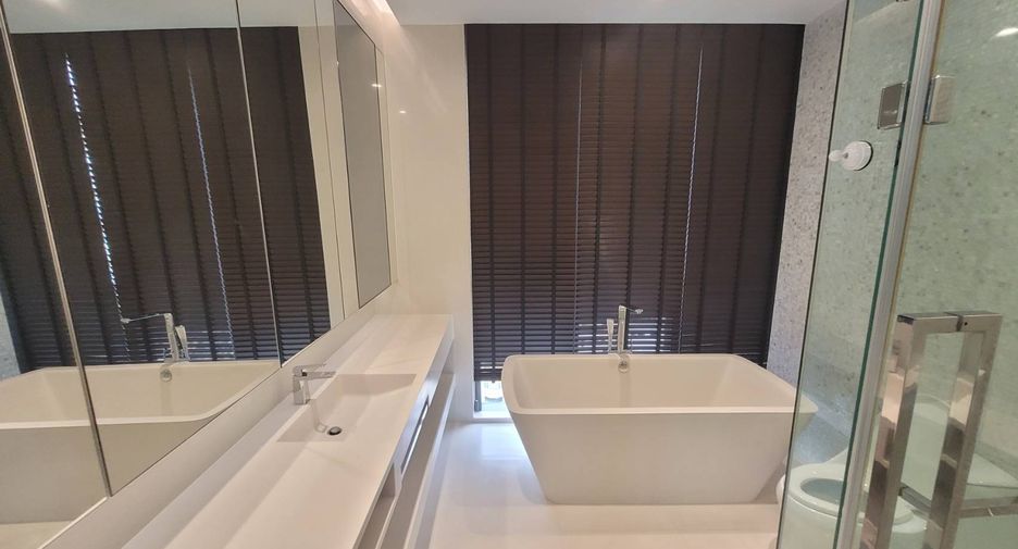 For rent 2 bedrooms condo in Khlong Toei, Bangkok