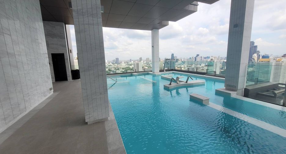 For rent 2 bedrooms condo in Khlong Toei, Bangkok